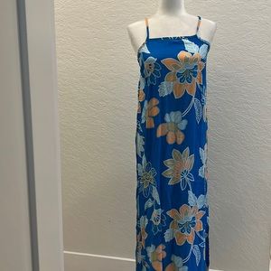 Summer maxi dress adjustable straps cotton material light airy packable tropical